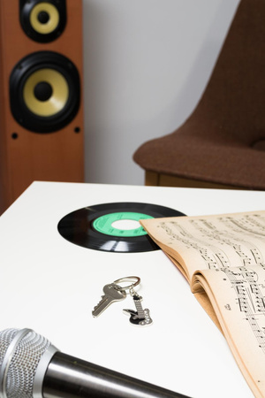 Music key ring - guitar