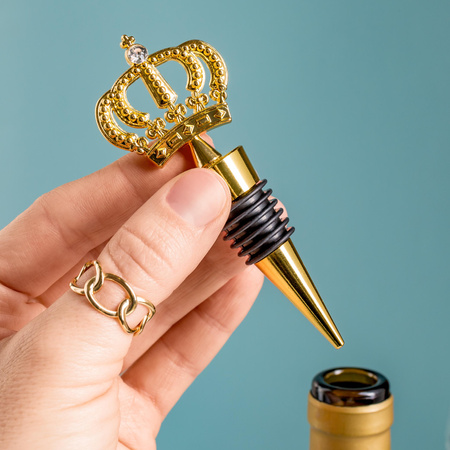 Golden crown wine stopper
