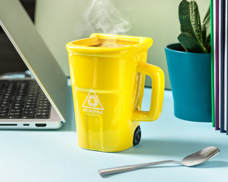 Trash bin mug - yellow 