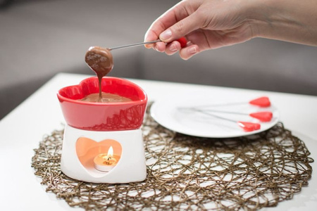 Chocolate fondue - heart shaped RED