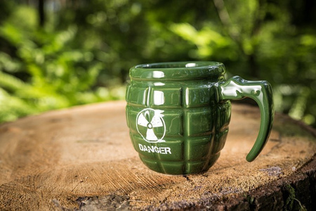 Grenade mug DANGER - GREEN