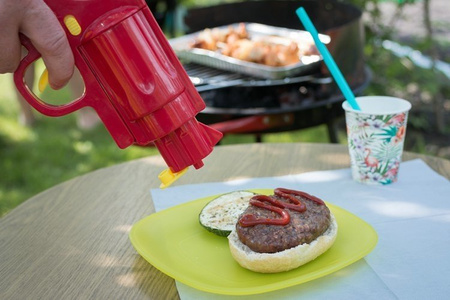 Ketchup gun