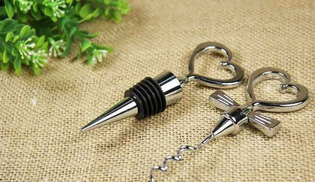 Heart shaped bottle stopper and opener - BLACK