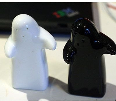 Black & white salt and pepper shakers