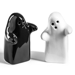 Black & white salt and pepper shakers