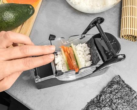 Sushi maker